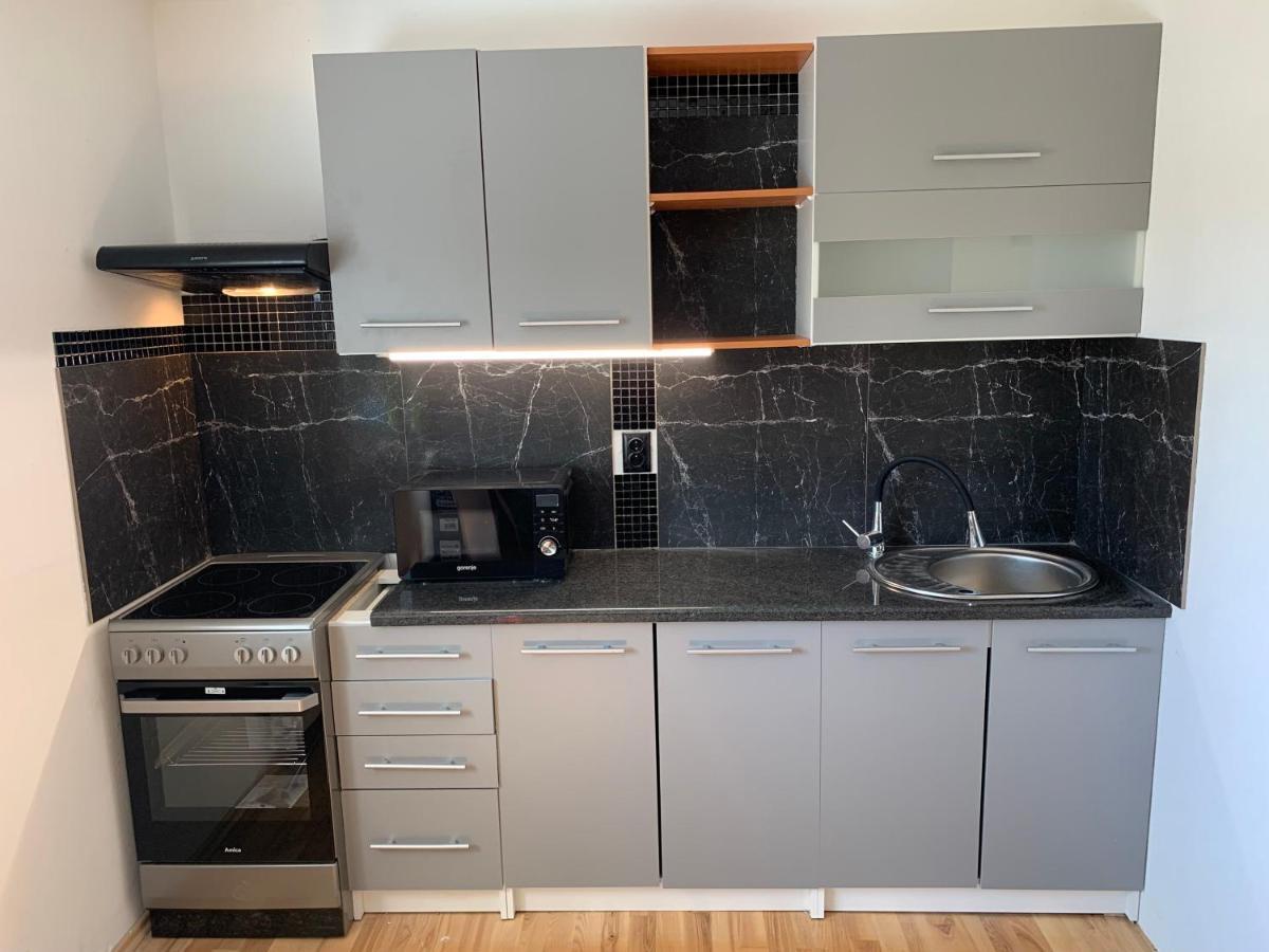 Apartmany City 2 Ostrava Bagian luar foto